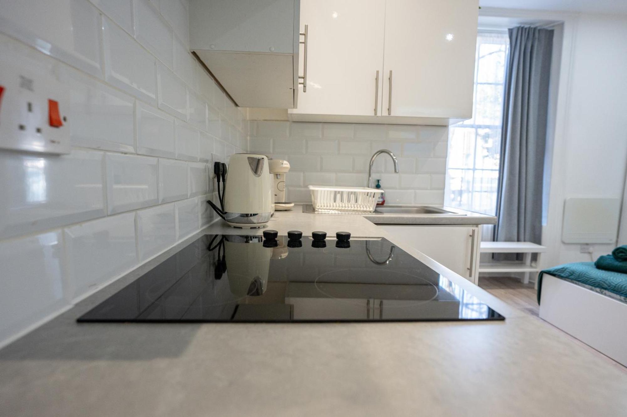 Beautiful Studio Flat In Hackney Next To Overground Station Londra Exterior foto