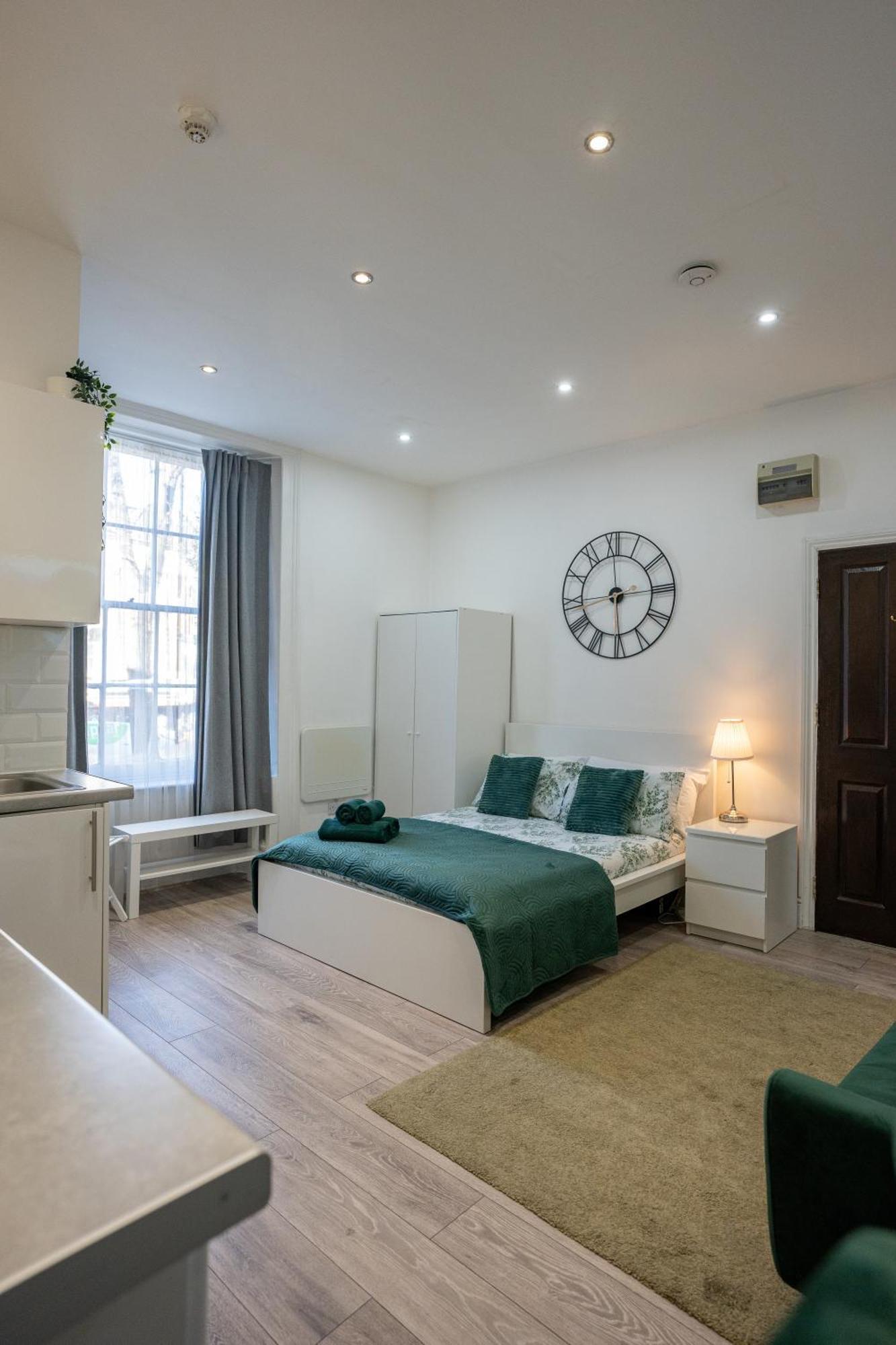 Beautiful Studio Flat In Hackney Next To Overground Station Londra Exterior foto